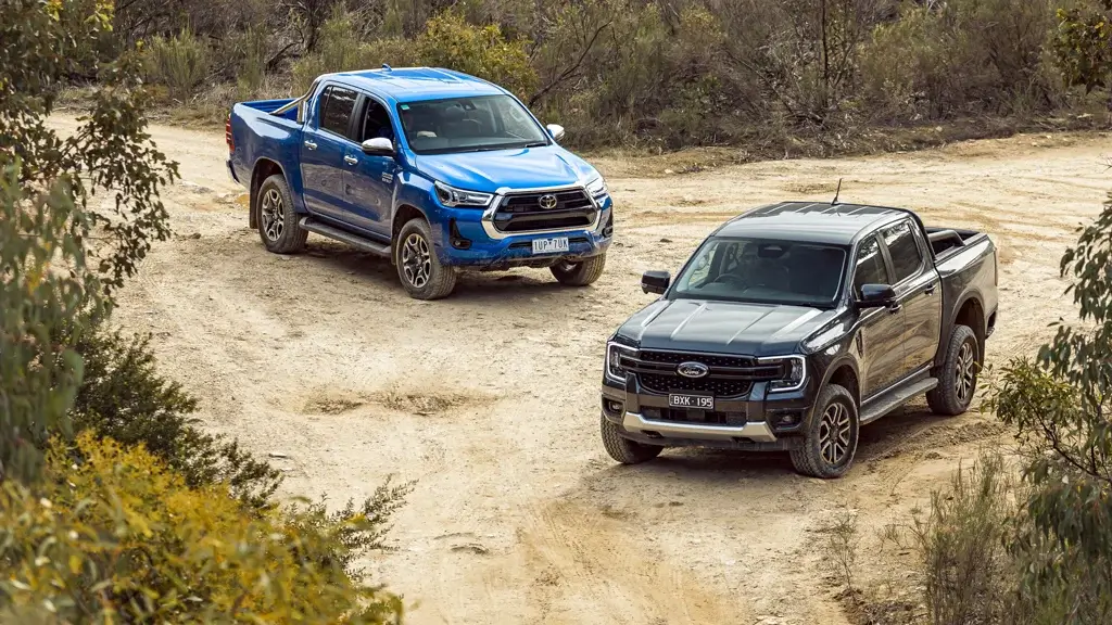 جدول مقایسه مشخصات فنی بین Ford Ranger XLT و Toyota HiLux SR5