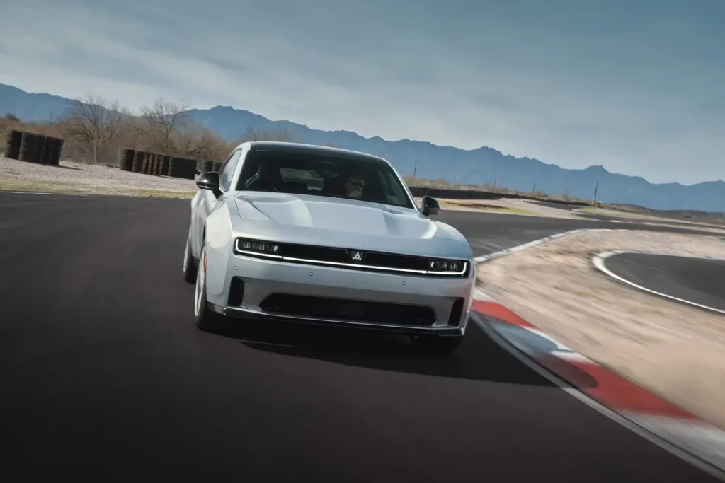 بررسی کلی دوج چارجر دیتونا EV 2024 