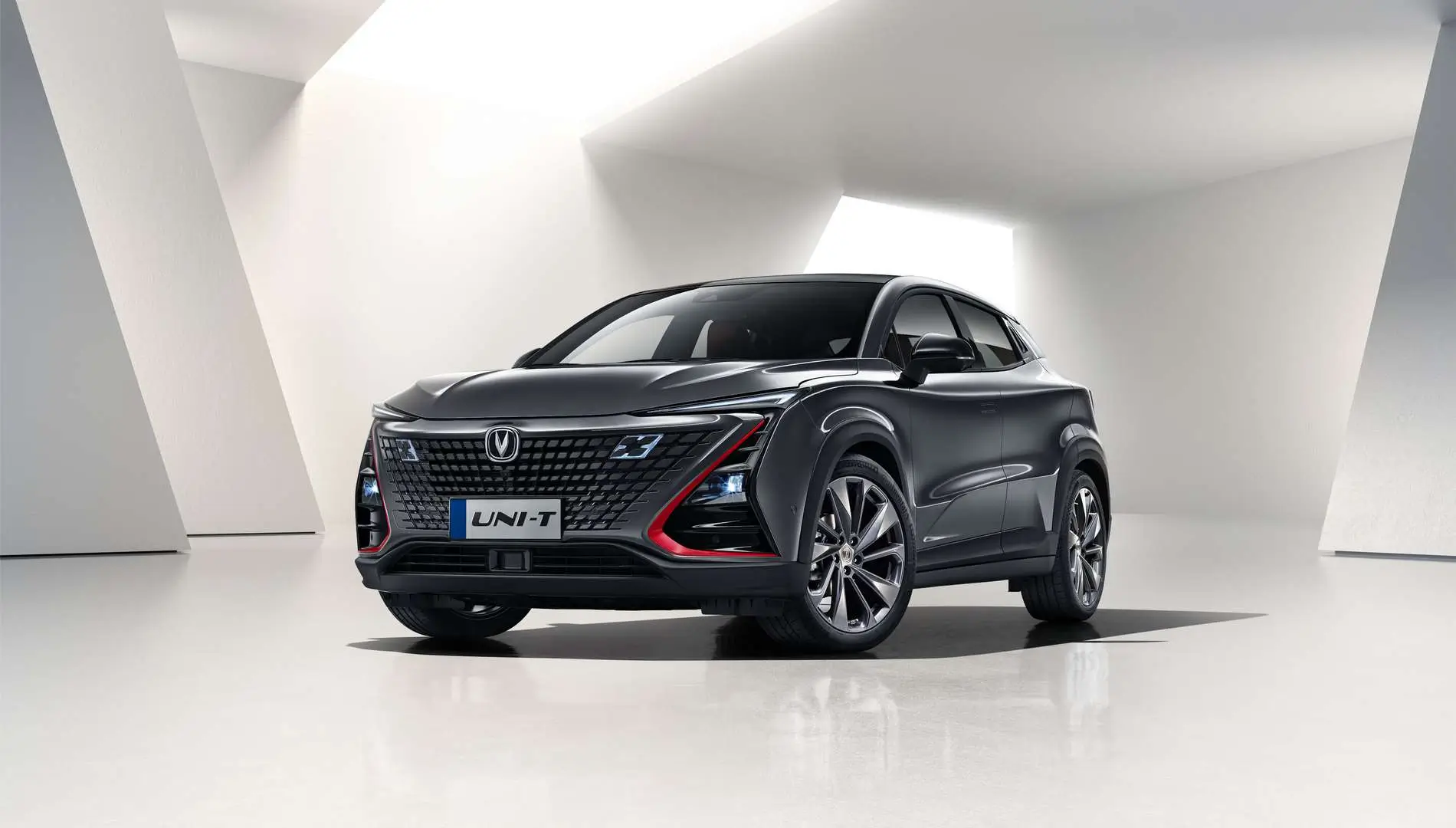 ظاهر چانگان UNI-T