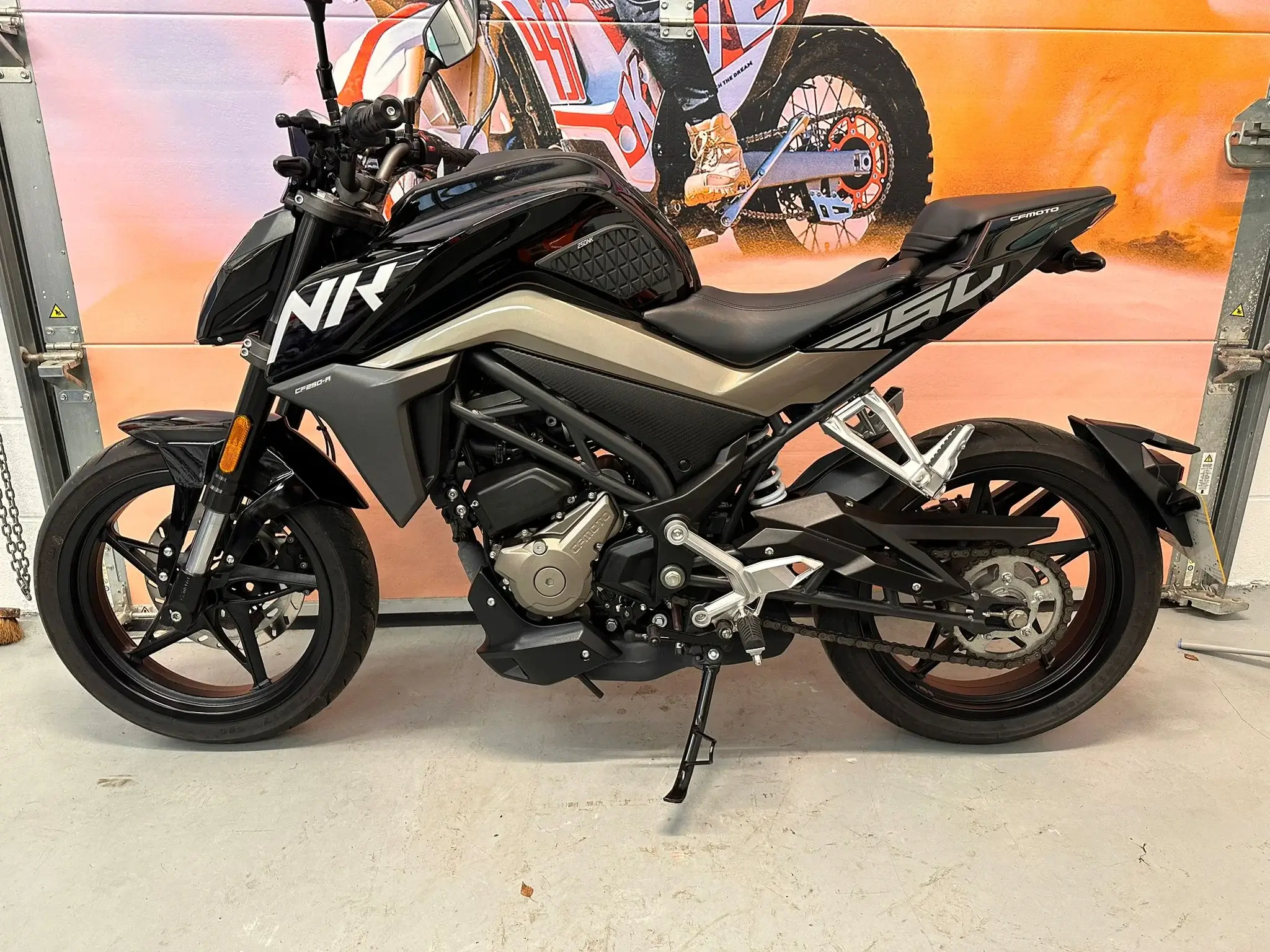 قیمت موتورسیکلت CFMOTO 250 NK